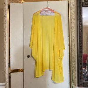 Lovely yellow kimono, only worn once.